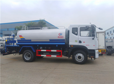 遼陽(yáng)地區(qū)8方多功能灑水車價(jià)格解析與汽車物流指南