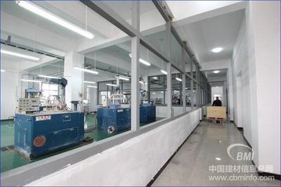 首條光刻石英玻璃基板成套生產線建成 建筑材料行業的革命性突破